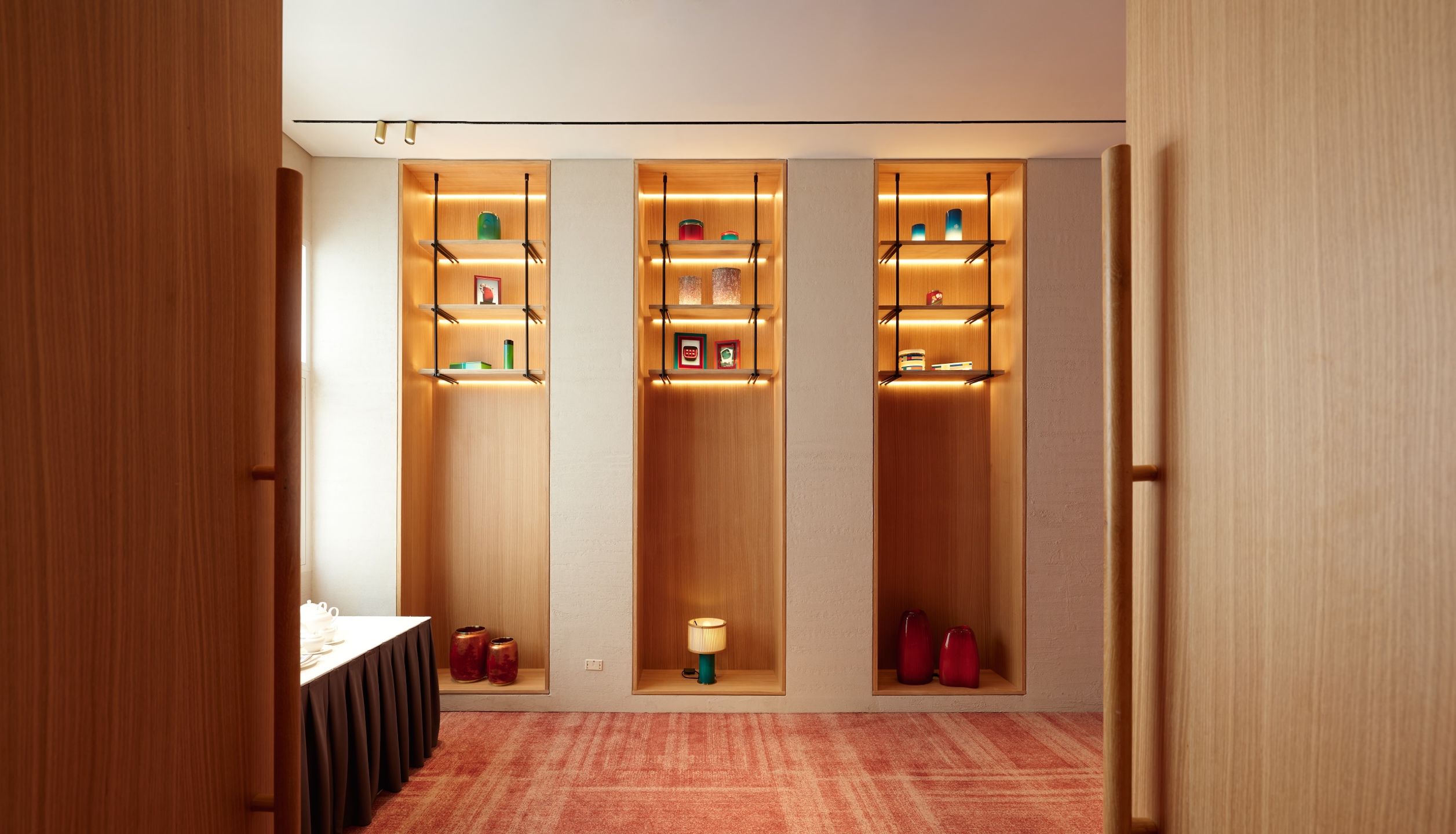 When the event space is elevated by Vietnamese lacquer